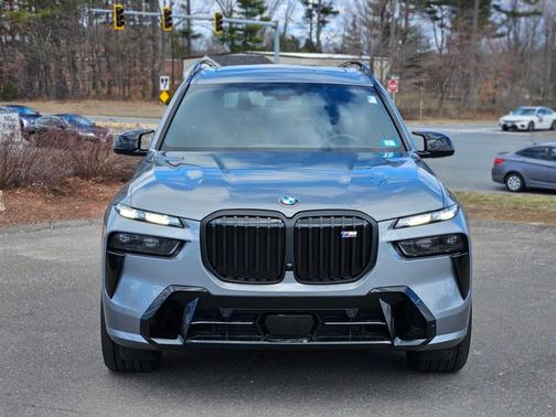 2025 BMW X7 M60i