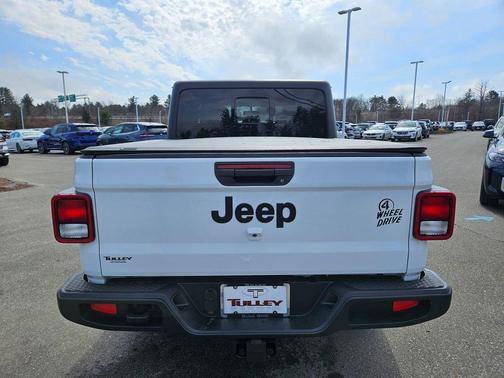 Bright White Clearcoat 2023 Jeep Gladiator Sport