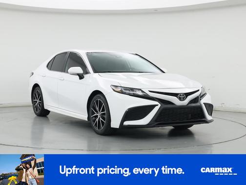White 2023 Toyota Camry SE