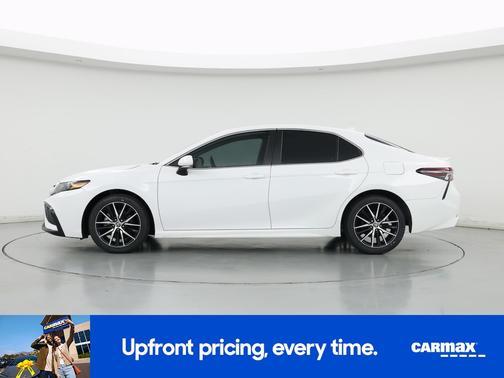 White 2023 Toyota Camry SE