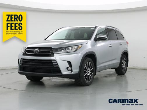 Silver 2017 Toyota Highlander SE