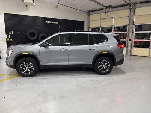 2024 GMC Acadia AWD AT4