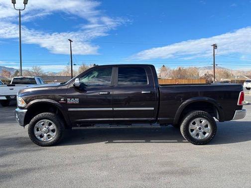 2017 RAM 2500 Laramie Crew Cab 4x4 6'4' Box