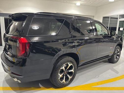 2025 GMC Yukon 4WD AT4