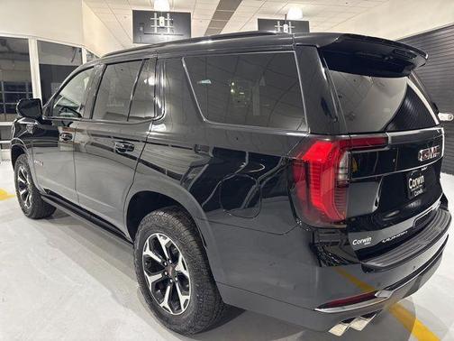 2025 GMC Yukon 4WD AT4