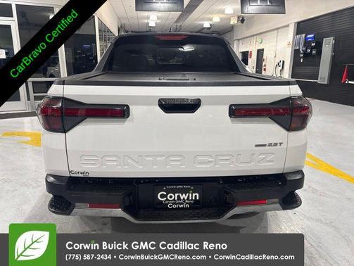 Atlas White 2024 Hyundai SANTA CRUZ Limited