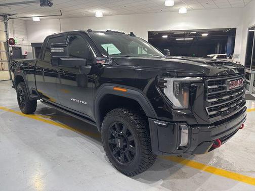 Onyx Black 2024 GMC Sierra 2500 AT4