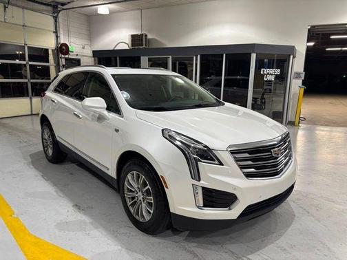Crystal White Tricoat 2017 Cadillac XT5 Luxury