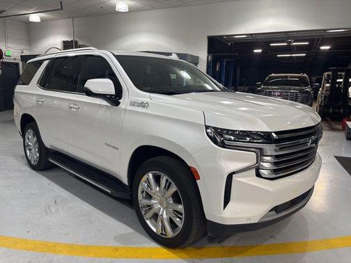 Iridescent Pearl Tricoat 2021 Chevrolet Tahoe 4WD High Country
