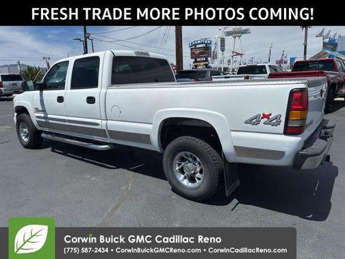 Olympic White 2004 GMC Sierra 2500 SLT H/D Crew Cab