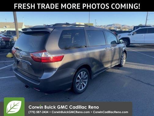 2020 Toyota Sienna XLE