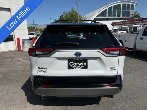 2024 Toyota RAV4 Hybrid SE