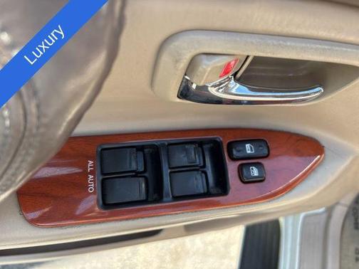 2000 Lexus LX 470 Base