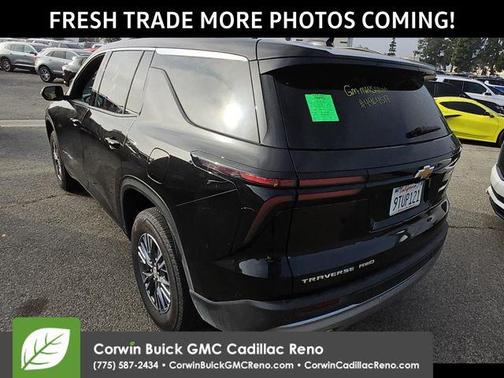 Mosaic Black Metallic 2025 Chevrolet Traverse LT