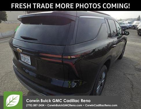 Mosaic Black Metallic 2025 Chevrolet Traverse LT
