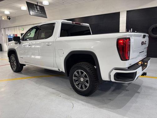 Summit White 2025 GMC Sierra 1500 AT4