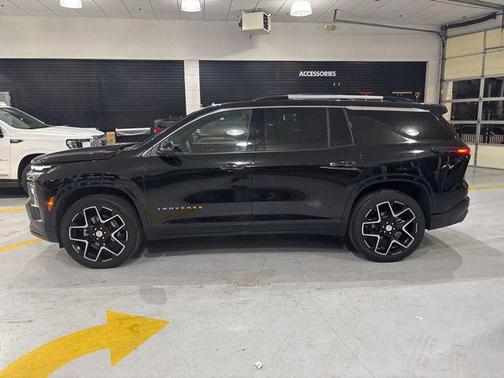 Mosaic Black Metallic 2025 Chevrolet Traverse High Country