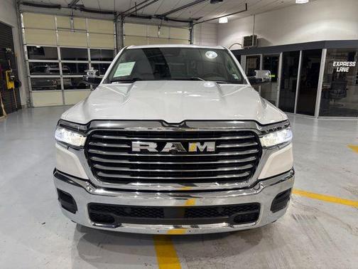 Ivory White Tri-Coat Pearlcoat 2025 RAM 1500 Laramie