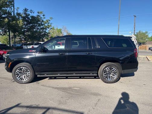Black 2025 Chevrolet Suburban 4WD Z71