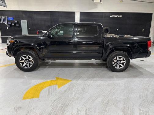 Black 2023 Toyota Tacoma SR5