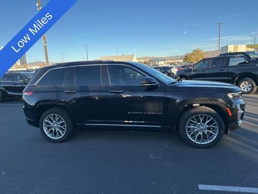 2022 Jeep Grand Cherokee Summit