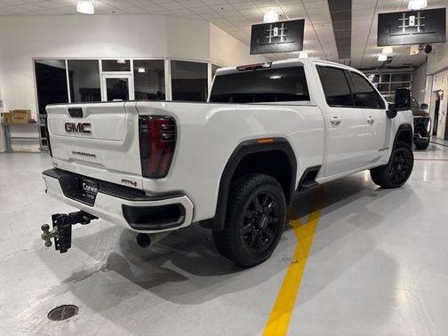 2025 GMC Sierra 2500 AT4