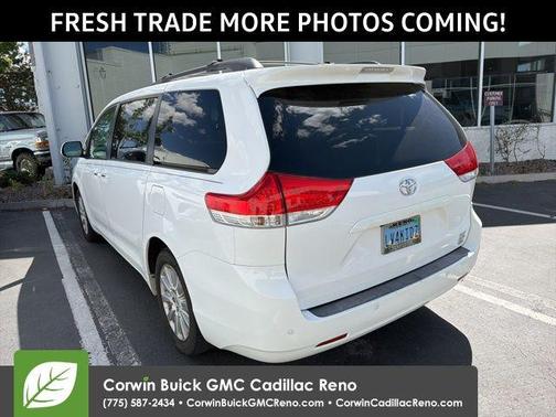 Super White 2012 Toyota Sienna XLE