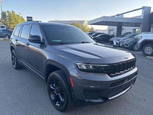 Baltic Gray Metallic Clearcoat 2024 Jeep Grand Cherokee L Altitude