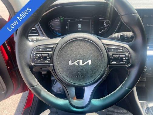 2022 Kia Niro LXS