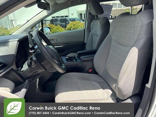 2021 Toyota Sienna LE