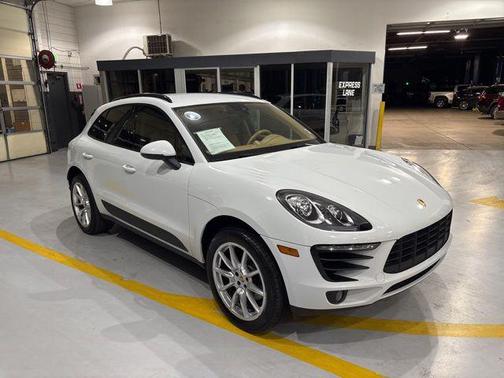 White 2017 Porsche Macan Macan
