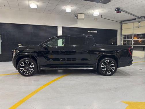 Onyx Black 2025 GMC Sierra EV Max Range Denali