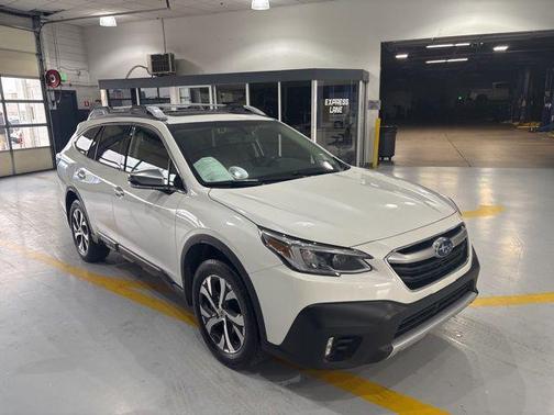 Crystal White Pearl 2022 Subaru Outback Touring XT
