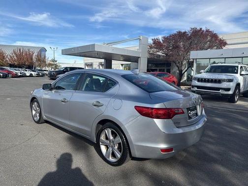 2013 Acura ILX 2.0L w/Premium Package