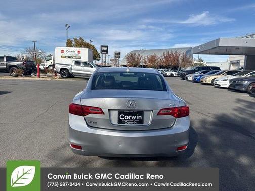 2013 Acura ILX 2.0L w/Premium Package