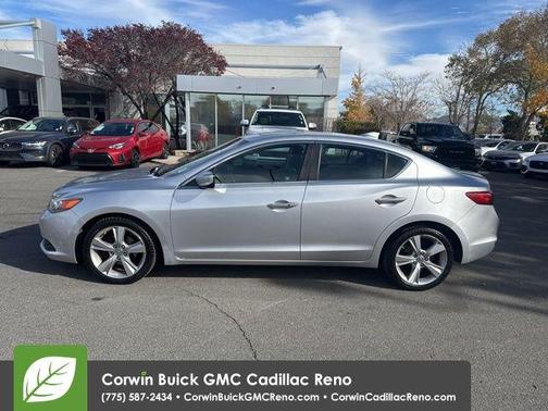 2013 Acura ILX 2.0L w/Premium Package