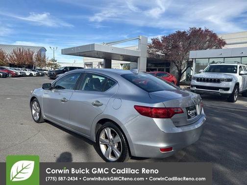 2013 Acura ILX 2.0L w/Premium Package