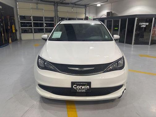 2021 Chrysler Voyager LXI