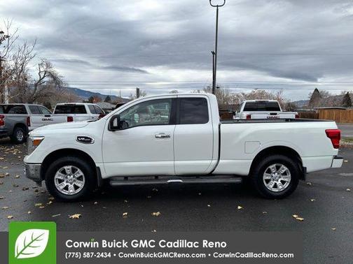 2017 Nissan Titan SV