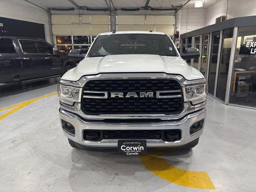 Bright White Clearcoat 2022 RAM 2500 Big Horn Crew Cab 4x4 6'4' Box