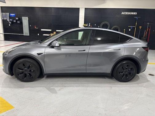 2025 Tesla Model Y Long Range Dual Motor All-Wheel Drive