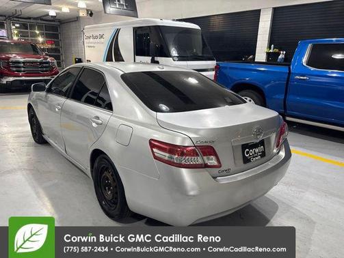 Classic Silver Metallic 2011 Toyota Camry LE