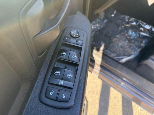 2020 RAM 2500 Tradesman Crew Cab 4X4 6'4' Box