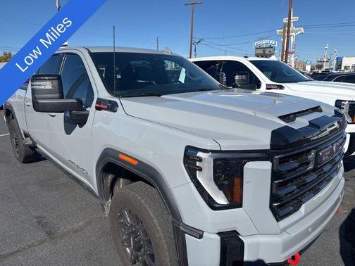 2024 GMC Sierra 2500 AT4