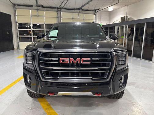 Onyx Black 2023 GMC Yukon 4WD AT4