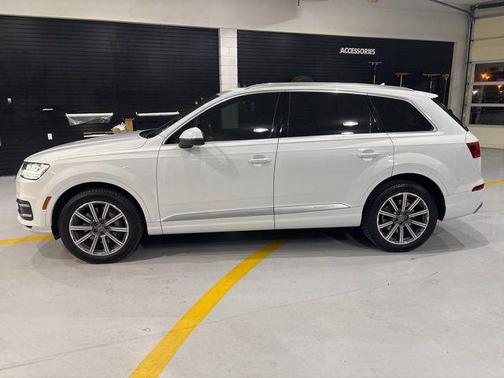 2019 Audi Q7 45 Premium Plus