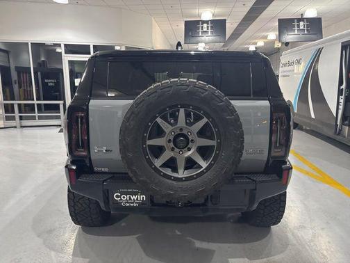 2025 GMC HUMMER EV SUV 2X