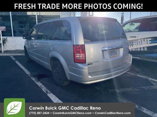 2009 Chrysler Town & Country LX