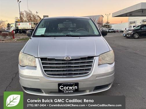 2009 Chrysler Town & Country LX