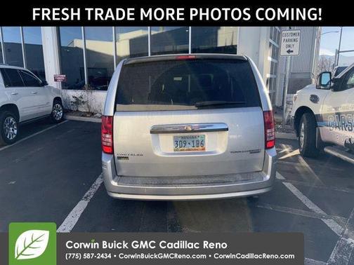 2009 Chrysler Town & Country LX